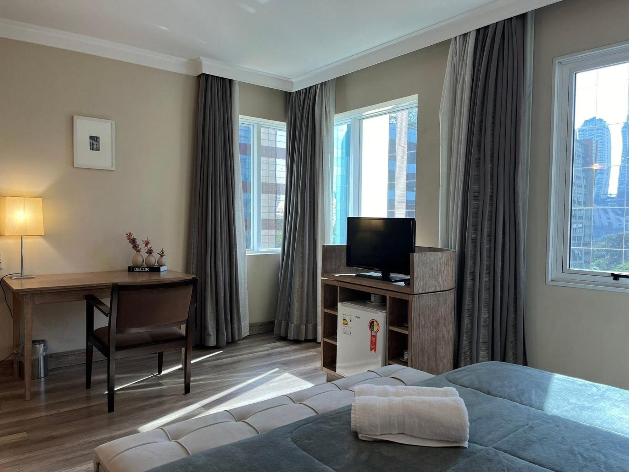 Flat Radisson Berrini | Delfhy * São Paulo